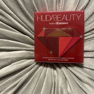 Huda beauty ruby obsessions palette